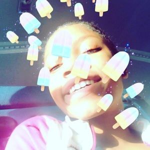 Meet your Posher, Arielle